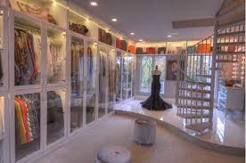 You can choose either walk in closet or reach in closet for your type of closet style. Every Womans Dream Walk In Closets Home Garden Design Ideas Articles Dream Closet Design Worlds Biggest Closet Dream Closets