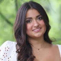 Farrah Roy's Instagram, Twitter & Facebook