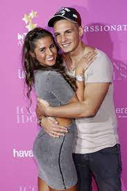 Since then, the former dsds participant and the soccer player have repeatedly appeared together on the internet. Das Sagt Pietro Lombardi Zum Kussfoto Von Sarah Und Julian Buscher