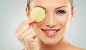 تنظيف البشرة بالليمون .. وفوائد الليمون في علاج وتطهير الجلد - كل يوم  معلومة طبية