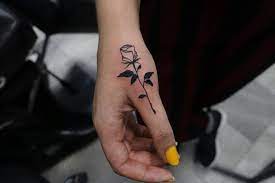 36 Cute And Amazing Finger Tattoo Ideas For Women And Men Hands Page 27 Of 36 Tattofit Com Best Tattoo Blog Finger Tattoos Finger Tattoo For Women Tattoos For Women