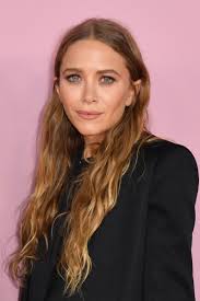 Take a look at what other women and famous hairstylists came up with. Blonde To Brown Hair Why 2021 Is The Year I Stopped Highlighting Vogue