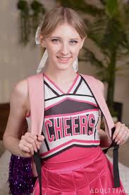 Melody Marks bangs the nerd after cheerleader practice