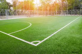 In der hauptrunde wurde das feld um die hälfte reduziert, so dass bei der anschließende eliterunde 16 mannschaften an den start gehen werden. Fussballplatz Futsal Feld Grunes Gras Sport Outdoor Wei Foto Vorratig Crushpixel