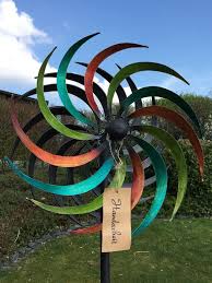Das windspiel aus metall gibt es in einer vielzahl an besonderen kollektionen. Xl Windrad Bunt Metall Windspiel Gartendeko Windspiele Garten Floristik Mit Liebe Handgemacht In Hattert Deutschl Windspiele Windrad Windspiele Garten