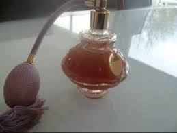 Epingle Par Helenajalma Sur Parfum En 2020 Parfum Maison Parfum Tutoriel