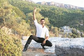 Burak Ozcivit Zeybek Oynarsa Film Vizyon Galeri