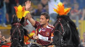 Francesco totti is an italian footballer who is the captain of serie a club roma. Francesco Totti Abschied Von Konig Checco Sport Sz De