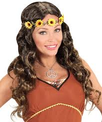 Frisuren mit haarband braut idee weiss blumen hochsteckfrisur. Blumchen Hippie Perucke Mit Haarband Party De