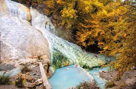 Bagni San Filippo Come Arrivare Alle Terme Libere Piu Belle Della Toscana Nel 2020 Toscana Piscina Naturale Viaggi