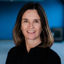 Joanne Dooley's Instagram, Twitter & Facebook