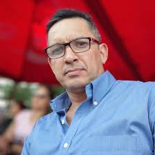 Comparte y detalla la nueva camisa del Junior tu Papa. #VamosQueVamos