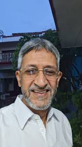 Coat pahne hue Dr Syed Alam ko beti Tasmeen Jafri ki shadi Mubarak mere  saath Syed Nazim Husain aur Arshad Zaidi urf Nannan #marriage #shadi  #Mubarak #congratulations