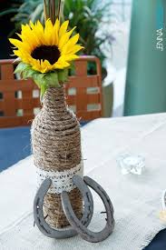 Diy Country Western Wedding Centerpiece With Sunflower And Horseshoes Western Wedding Centerpieces Country Western Wedding Sunflower Wedding Decorations