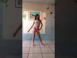 Menina dançando dança da manivela (namorado atormentado). Eu Dancando Youtube