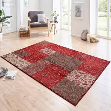Dieser rote indoorteppich in klassischem stil passt zu jedem interieurstil und bringt wärme in ihren staubsaugen einmal pro woche ist ausreichend, um den teppich sauber und gepflegt zu halten. Designer Velours Teppich Kirie Rot Braun Teppich Boss