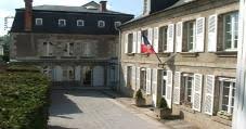 Veiller au respect des lois et règlements, concourir au maintien de la sécurité et l'ordre public, protéger la population, … synonymes. La Sous Prefecture D Aubusson Prefecture Et Sous Prefecture Services De L Etat Accueil Les Services De L Etat Dans La Creuse
