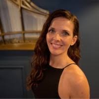 Rachel Hough's Instagram, Twitter & Facebook