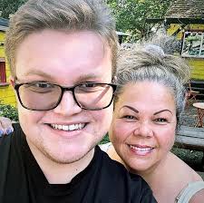 Community helps stranger with car trouble