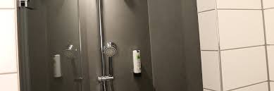 Alte fliesen verschönern kann man auch mit. Die Fugenlose Dusche In Einem Tag Cerabond Cerabond