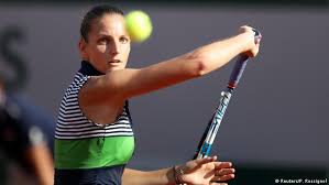 There is a polynesian inspired design tattooed on the left side of her leg, covering her thigh and hip. Pliskova Neue Nummer 1 Im Frauentennis Sport Dw 17 07 2017