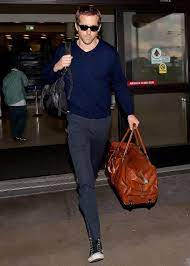 Ryan Reynolds S 11 Best Double Take Outfits Gq Mens Outfits Most Stylish Men Travel Outfit Plane
