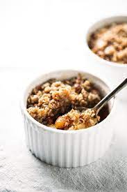 Five Minute Single Serving Apple Crisp Pinch Of Yum Recipe Mug Recipes Food Dessert Recipes