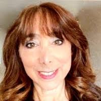 Carolyn Moses's Instagram, Twitter & Facebook