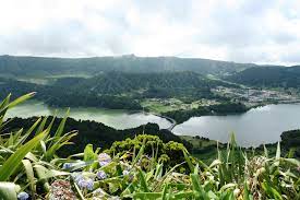 The azores, officially the autonomous region of the azores (região autónoma dos açores), is one of the two autonomous regions of portugal (along with madeira). File Acores 7776355426 Jpg Wikipedia