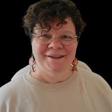 Angela Steen's Instagram, Twitter & Facebook