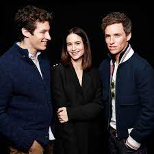 Callum Turner Katherine Waterston And Eddie Redmayne At Siriusxm Studios Katherine Waterston Fantastic Beasts Fantastic Beasts Cast Callum Turner