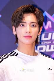 Bukan rahasia lagi kalau christian sugiono merupakan salah satu selebriti tanah air yang begitu populer. Txt Global Fanbase On Twitter Txt Boy Bands Vocalist
