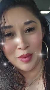 SE RENTA UN BASMENT PARA JUNIO 1 Sala , cuarto , y baño completo ,todos los  gabinetes ,sink ,refri ,utilidades parqueo , salída independiente . ￼  (Solamente se comparte con mi prima