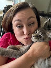 Just want to say to everyone that I absolutely love your videos of your  crazy hounds. They definitely keep me going through through shifts 😊❤️