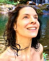 Helena Ranaldi diz sentir falta das novelas e que voltaria se convidada - Cidadeverdecom