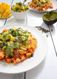 Sweet Potato Quinoa Salad With Avocado Mango Salsa Rezept Quinoa Salat Quinoa Salat Mit Avocado Quinoa