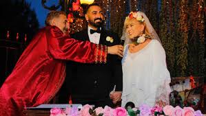 Ümit güner'in zerrin özer'e tecavüz suçlaması gündemde. Zerrin Ozer In Esi Murat Akinci Kimdir Kac Yasinda Dolandirici Mi Internet Haber