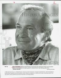 1989 Press Photo Actor Ben Gazzara in "Road House"