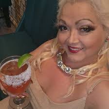 Loretta Dickson's Instagram, Twitter & Facebook