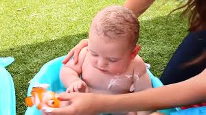 Great deals on finding nemo baby bath toy tv & movie character toys. Baby Bath Time Twins Babies Cute Finding Nemo Bathtub Toys Baby First Bath By Disneycartoys 3 13 Screenshot Madly Odd