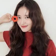 Lee Se Young: The Versatile Actress Winning Hearts Lee Se Young is a highly  talented South Korean actress known for her diverse roles in both  historical and modern dramas. With her natural
