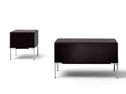 Acquista online prodotti di rinomati marchi italiani ed internazionali: Panca Rivestita In Pelle Piedi In Acciaio Per Discoteca Idfdesign