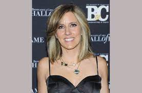 Es wird in englischer sprache gesendet. Die Cnn Moderatorin Alisyn Camerota Bei Der Prasentation Ihres Ersten Romans In New York Stuttgarter Nachrichten