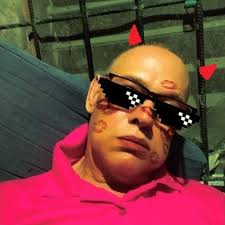 Esta señora no se destaco en nada.. sólo humo… Sin embargo quién si tuvo  una participación destacada , claro en sus ideas y oropuestas fue el señor  José Aguilar Berrocal