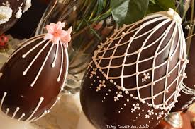 Uova Di Pasqua Decorate Chocolate Easter Egg Faberge Royal Icing Art Huevos De Pascua De Chocolate Huevos De Pascua Artesanales Recetas De Pascua