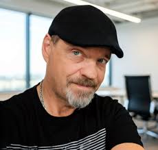 On this day in 1981, LARS ULRICH and JAMES HETFIELD met for the first time  in Newport Beach, CA. Lars had placed an ad in a local newspaper (called  The Recycler) that