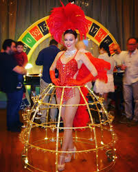 Robe A Champagne Theme Casino Showgirl Www Bullissime Com Vegas Theme Party Themed Outfits Casino Theme Party Decorations