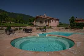 Abbiamo qualche cosa d'esclusivo per agriturismi il casato si trova all'indirizzo loc.vasconi 11/a a castelraimondo alla distanza di 5.1 km dal centro. The 10 Closest Hotels To Hotel Mater Gratiae Perugia Tripadvisor Find Hotels Near Hotel Mater Gratiae