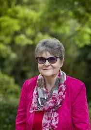 Doris Jacoby 72 Joer ech wunnen zu Helsem a sin Member vun der  Integratiouns Kommissioun an der Familjen Kommissioun. Ech sin och Member  am Comité vun de Walfer Senioren dofir setzen ech