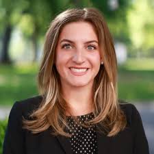 This past May, I graduated with my MBA from the University of Alabama! This  accelerated journey challenged me in the best ways and gave me the chance  to grow both personally and